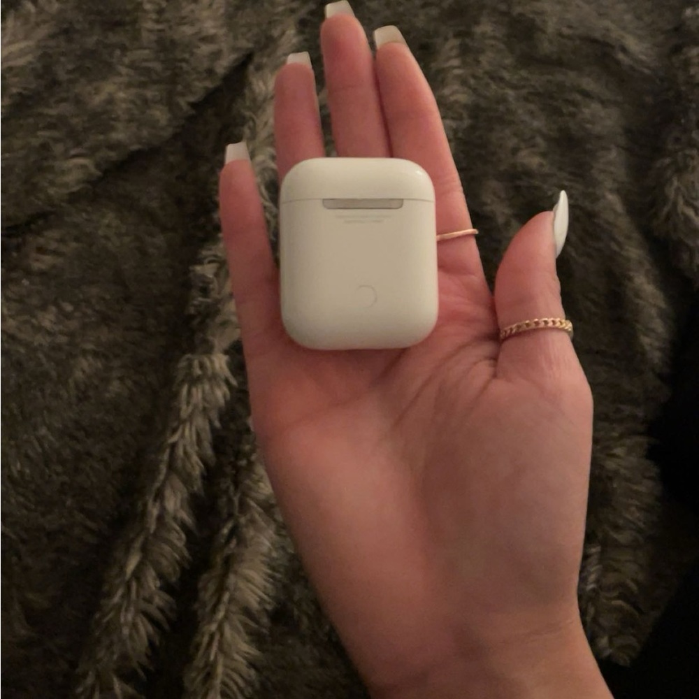 airpods charging case 2nd gen